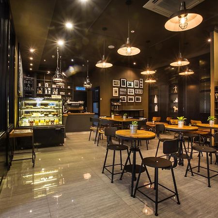 Manhattan Business Hotel Damansara Perdana Petaling Jaya Exterior photo